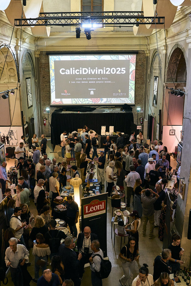 Il pubblico di CaliciDivini tra i banchi d'assaggio